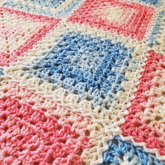 Crochet BABY BLANKET AFGHAN Lap Granny Squares 31"x 31" Blue Pink White - Picture 6 of 7